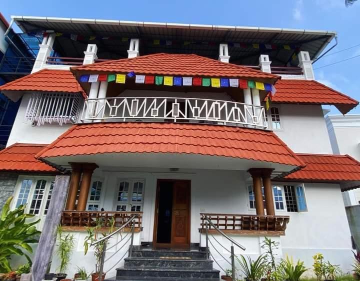Fortis Rooms Kochi Exterior photo